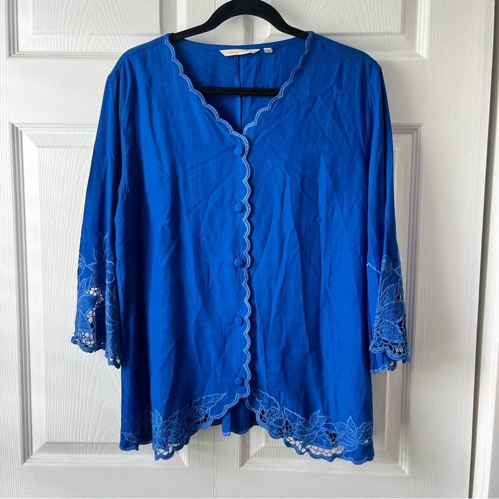 Soft Surroundings Blue Button Up Blouse Size medium Scalloped Edges Lace Details